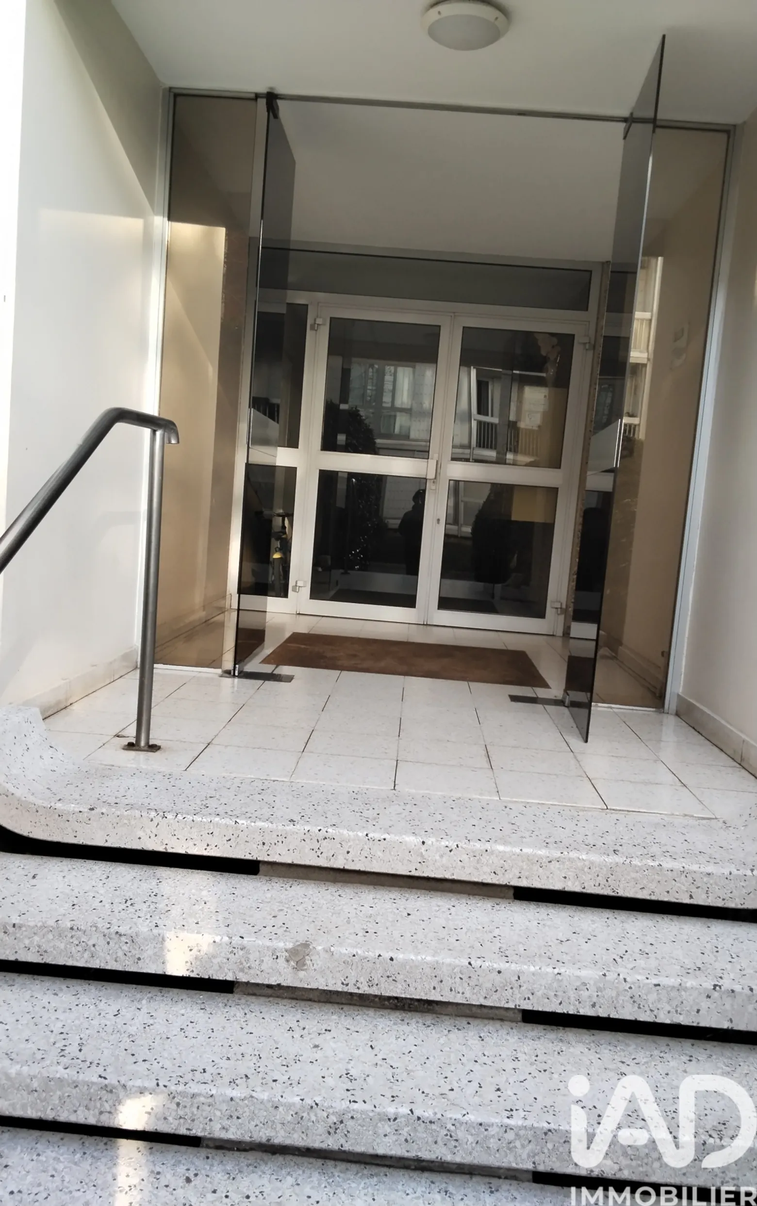 Vente appartement à Saint Denis (93200) : appartement 2 pièces 45 m² — 3