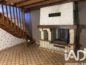 Maison à Neuville (63160)