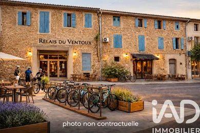 Immeuble à Jonquières (84150)