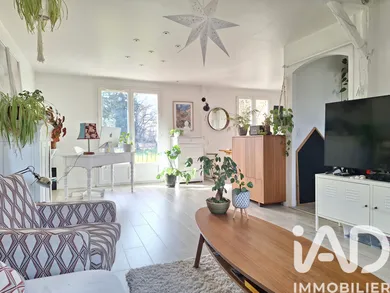 Maison à Vic-sur-Cère (15800)