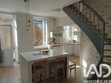 Village house in Saint-Clément-de-la-Place (49370)