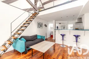 Apartment in Paris (75002)