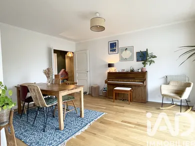 Apartment in Paris (75011)