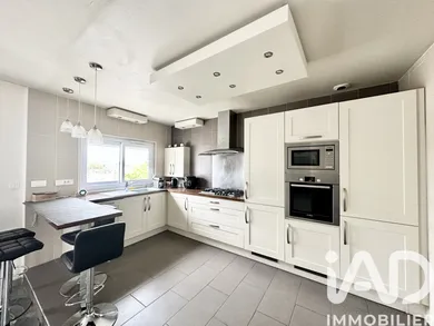 House in Champagne-sur-Seine (77430)