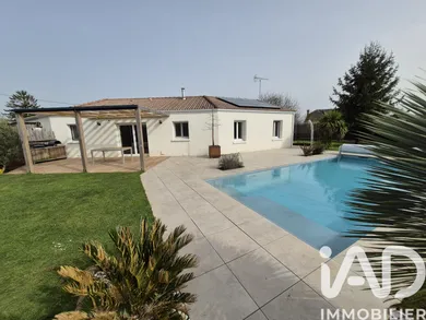 House in Saint-Christophe-sur-Roc (79220)