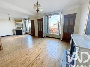 Apartment in Paris (75011)