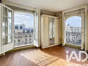 Apartment in Paris (75011)