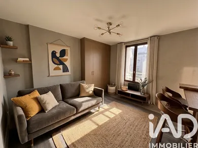 Apartment in Mandres-les-Roses (94520)