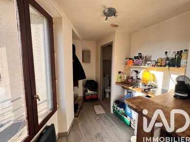 Apartment in Mandres-les-Roses (94520)