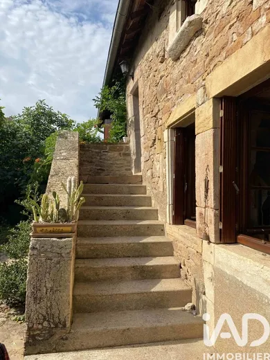 House in Nanton (71240)