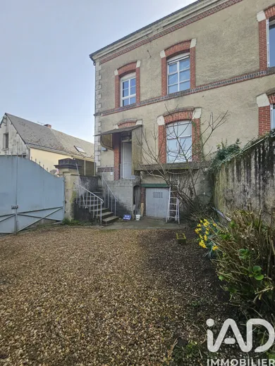 Building in Monnaie (37380)