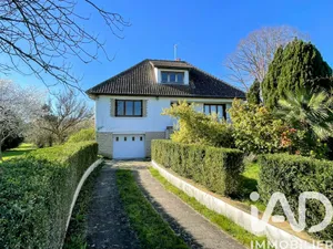 Traditional house in Ryes (14400)