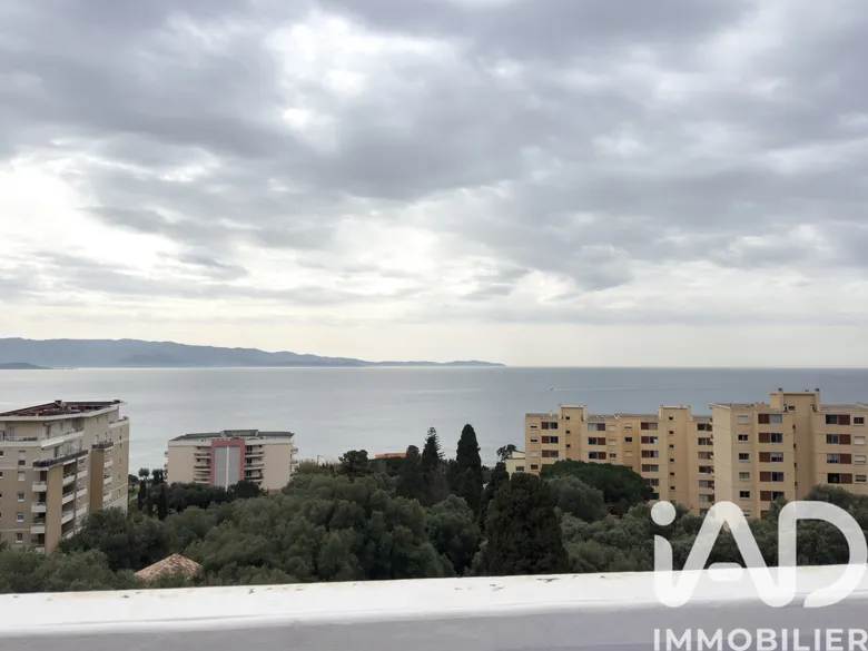 Appartement 3 pièces 92 m² · à Ajaccio · 92 m² · 320 000 €