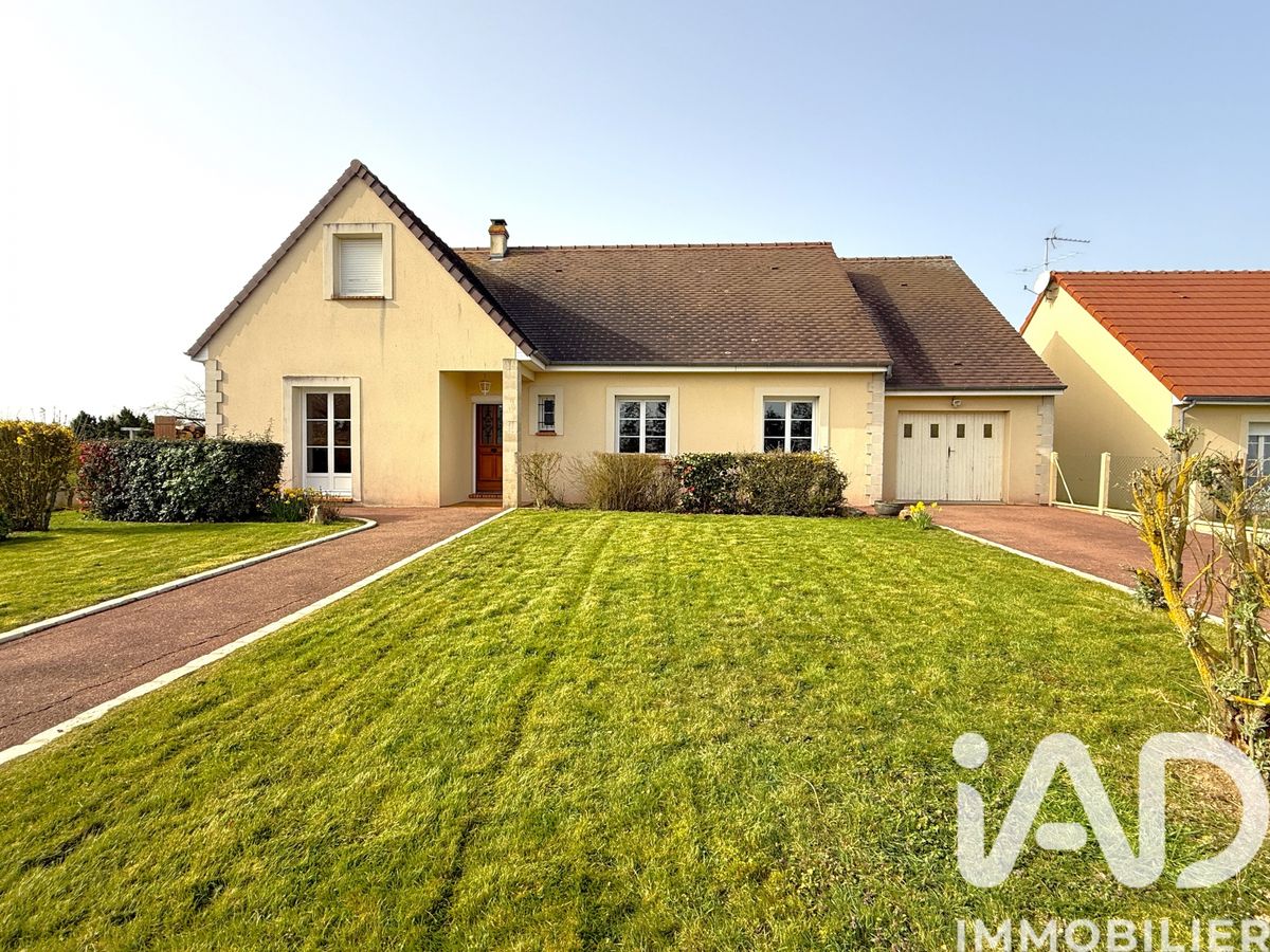 maison à Yèvres