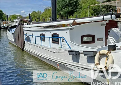 Barge in Asnières-sur-Seine (92600)