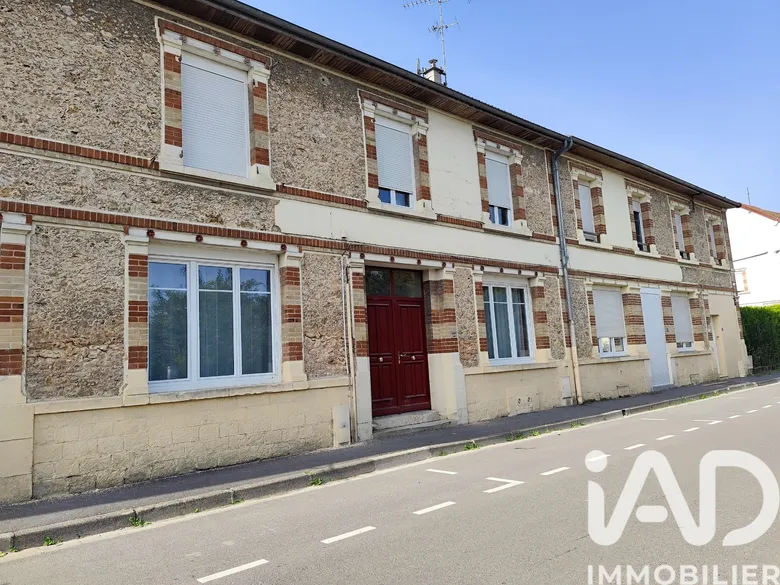 Maison 7 pièces 157 m² · à Mailly-le-Camp · 157 m² · 173 000 €
