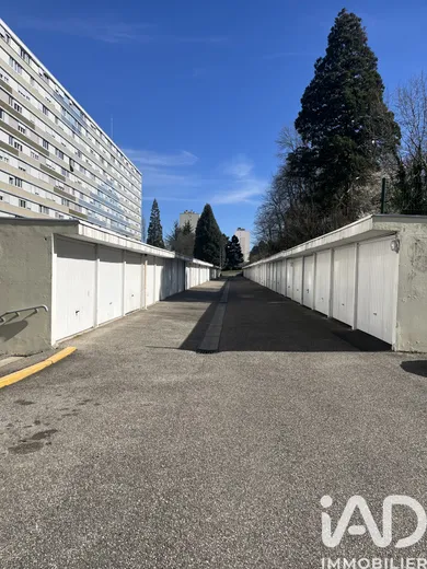 Garage à Saint-Étienne (42100)