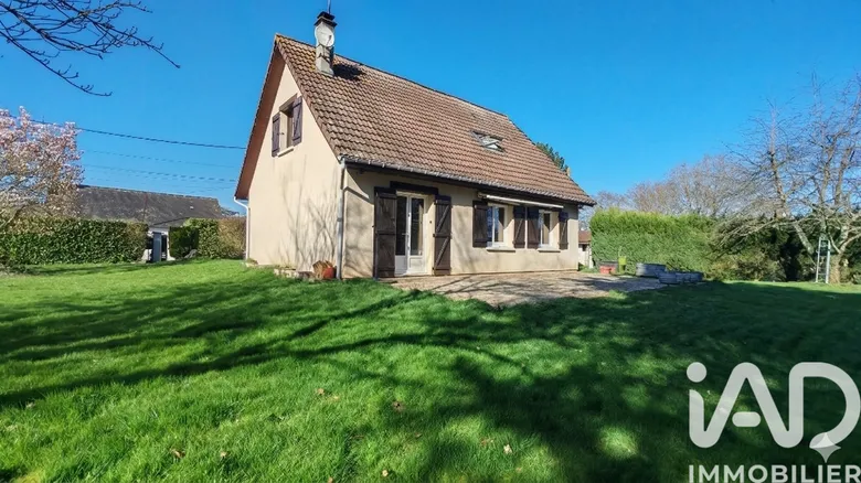 Maison 6 pièces 104 m² · à Mouettes · 104 m² · 220 000 €