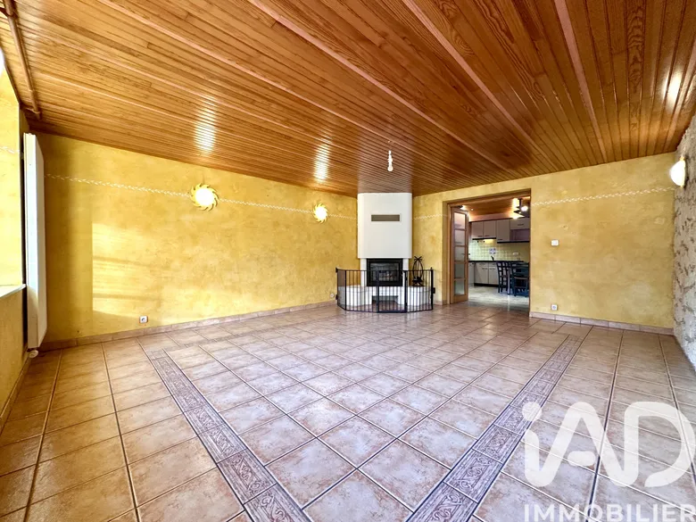Maison 8 pièces 187 m² · à Saint-Quirin · 186,7 m² · 189 900 €