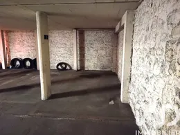 Parking à Paris (75010)