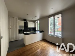 Apartment in Sèvres (92310)