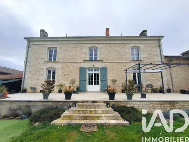 Mansion in Mirebeau (86110)