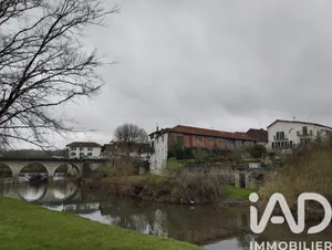 Immeuble à Saint-Palais (64120)