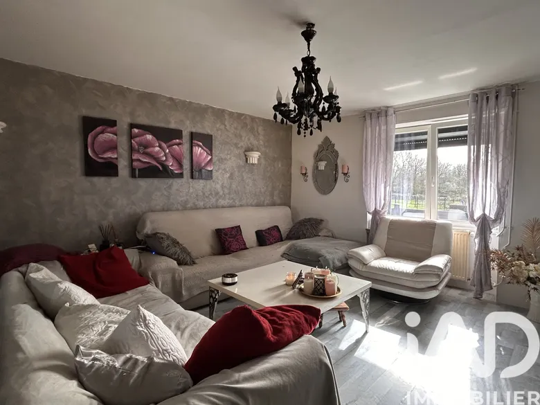 Maison 5 pièces 126 m² · à Bézenet · 126 m² · 129 500 €
