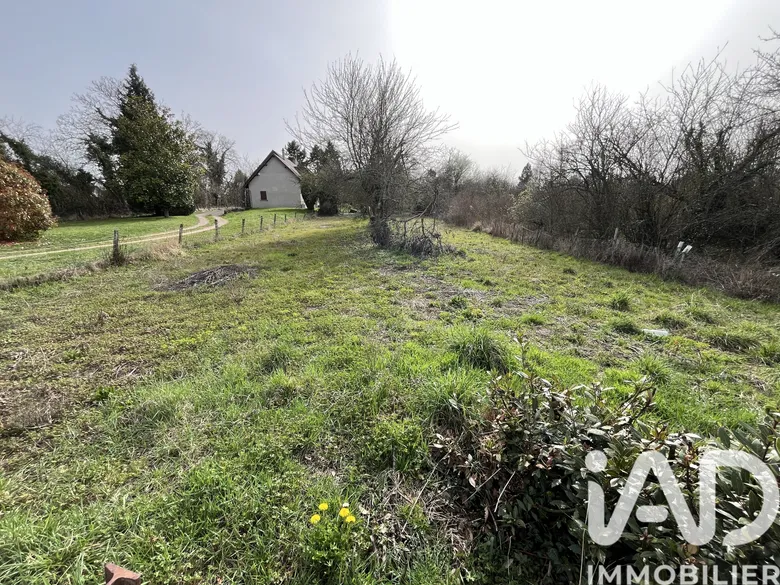 Terrain à bâtir à Le Vernet (03200) · 45 000 €