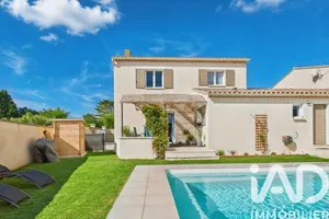 House in Rochefort-du-Gard (30650)