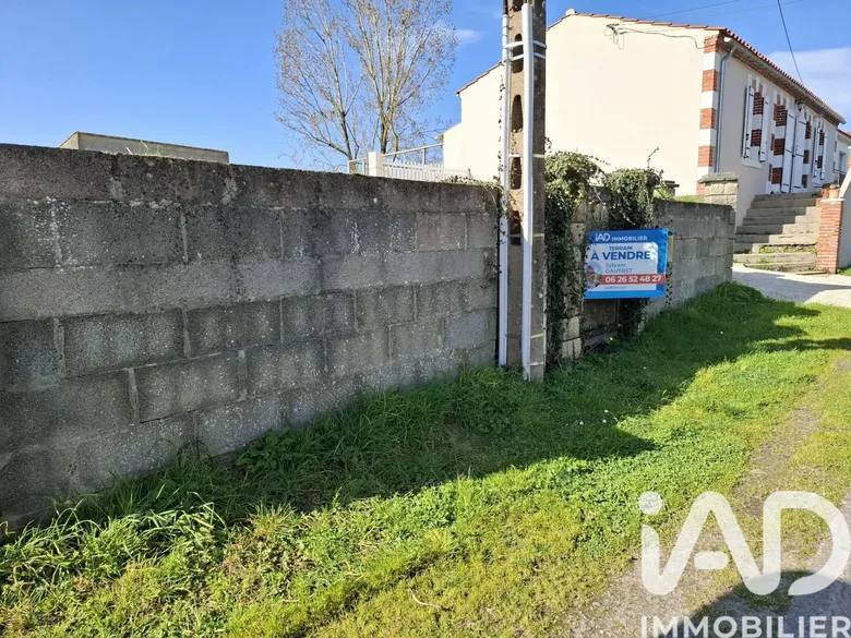 Terrain 1574 m² · à Apremont · 1 574 m² · 96 000 €