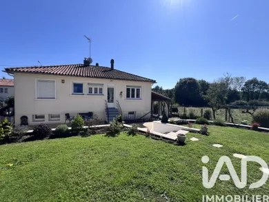 Maison traditionnelle à Saint-Aubin-le-Cloud (79450)