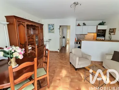 Apartment in Bandol (83150)