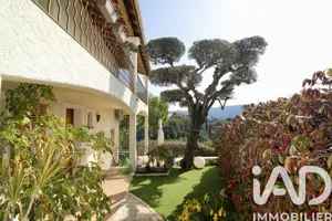 Maison à Saint-André-de-la-Roche (06730)