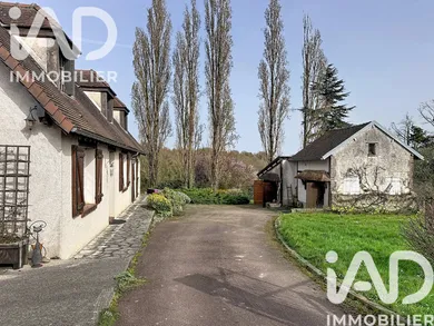 Maison traditionnelle à Château-Renard (45220)
