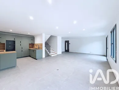 Maison traditionnelle à Neuilly-Plaisance (93360)