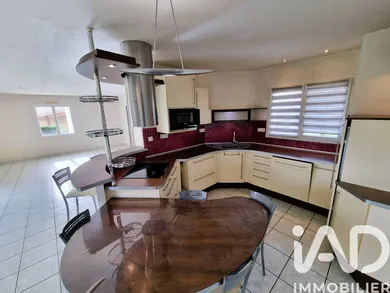 Detached house in Les Herbiers (85500)