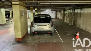 Parking à Paris (75009)