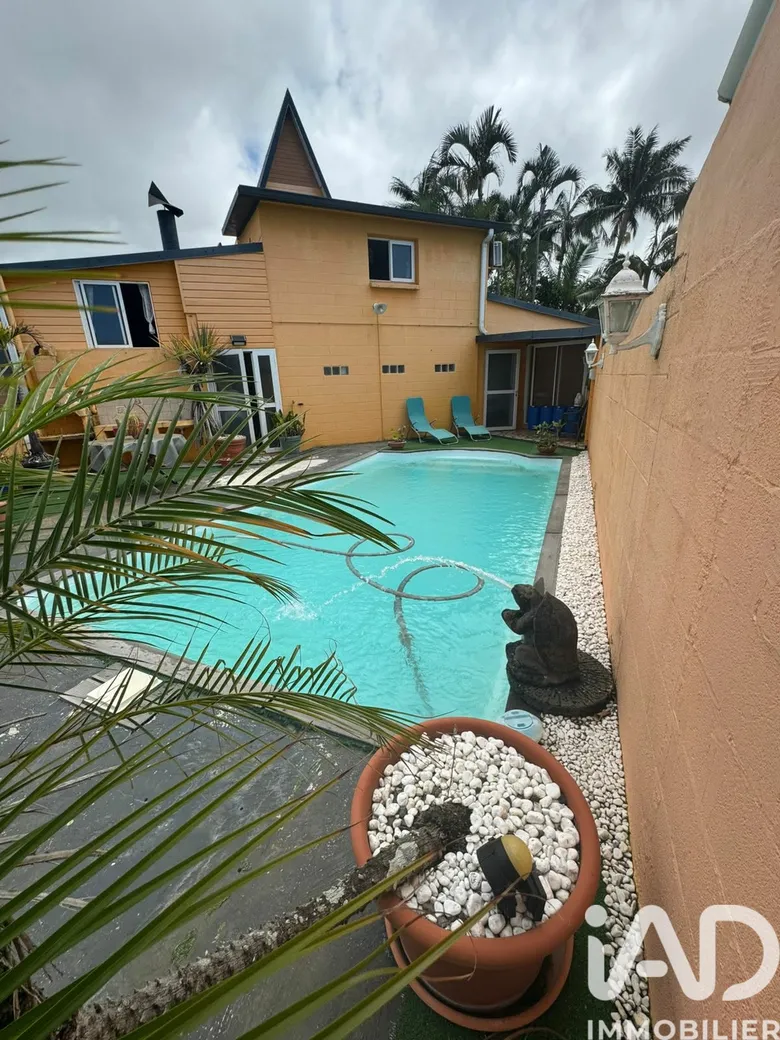 Maison 7 pièces 251 m² · à Petite-Île · 251 m² · 750 000 €