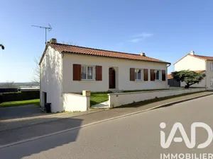 House in La Châtaigneraie (85120)