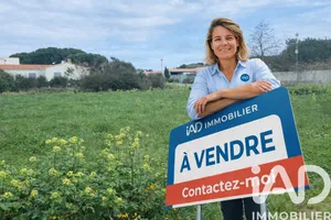 Building plot in Loix (17111)