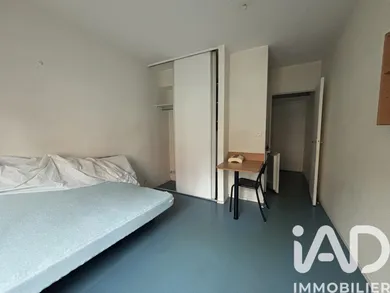 Apartment in Paris (75020)