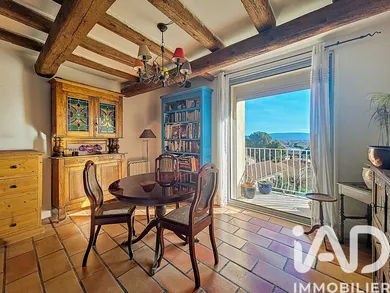 Maison de village à Châteauneuf-de-Gadagne (84470)