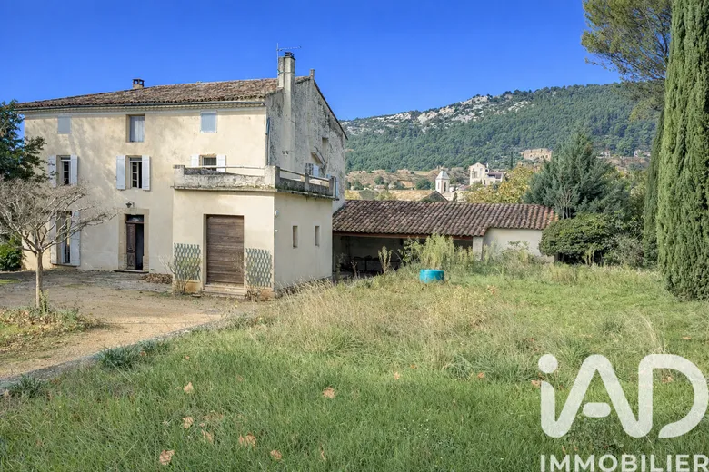 Maison 12 pièces 245 m² · à Beaumes-de-Venise · 245 m² · 650 000 €