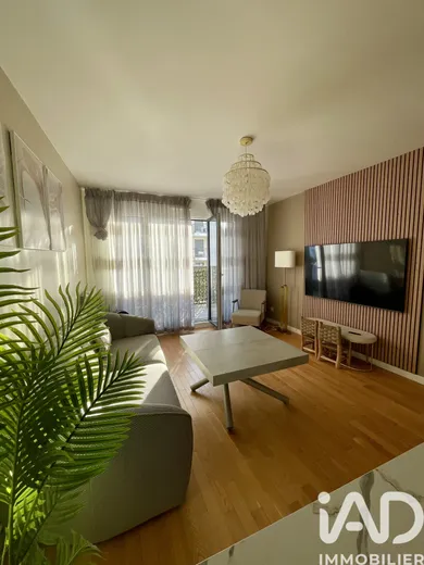 Apartment in Suresnes (92150)