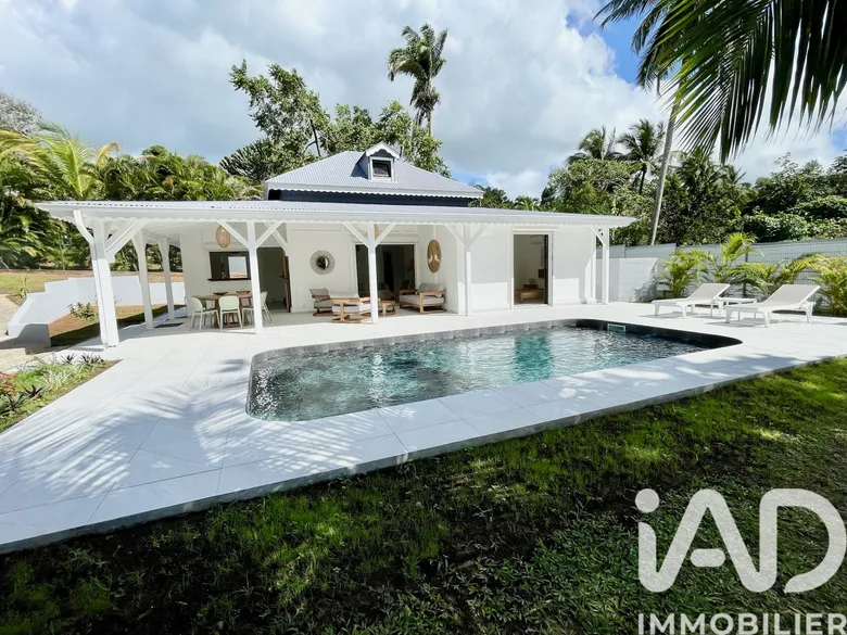 Maison 4 pièces 106 m² · à Petit-Bourg · 105,6 m² · 769 000 €