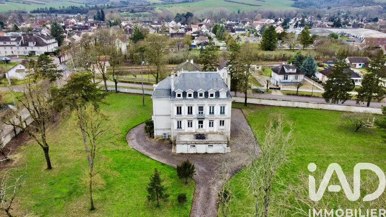 Maison 6 pièces 215 m² · à Champs-sur-Yonne · 215 m² · 697 000 €