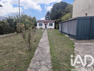 Terrain à bâtir à Sainte-Geneviève-des-Bois (91700)