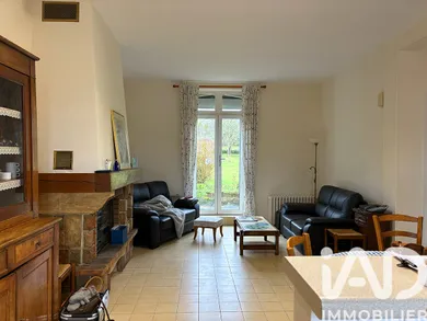 Townhouse in Saint-Fargeau (89170)