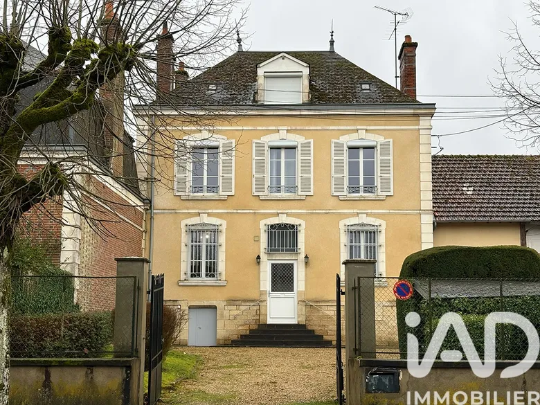 Maison 7 pièces 163 m² · à Saint-Fargeau · 163 m² · 250 000 €